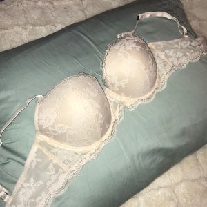 NWT Victoria’s Secret lace lightly lined bra